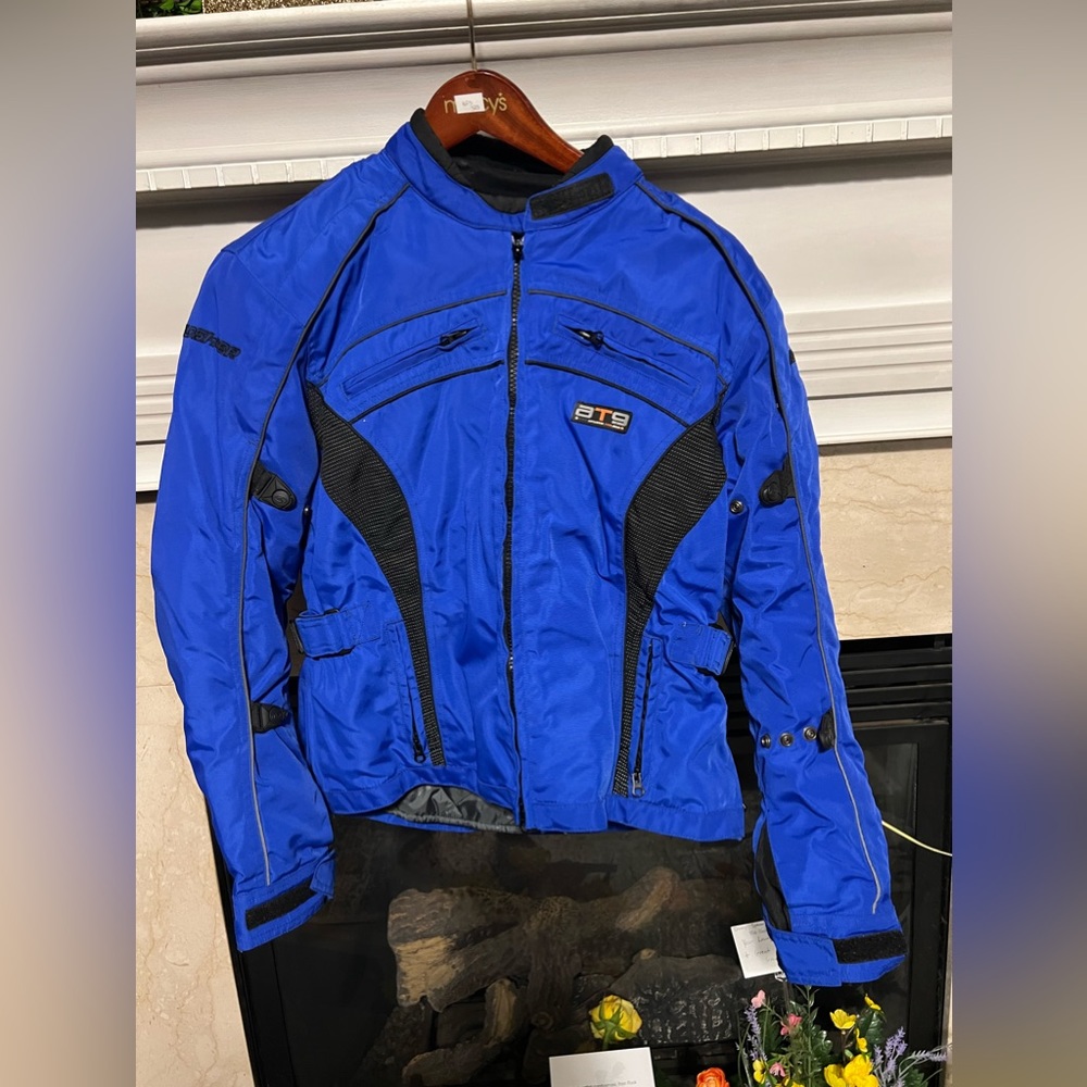 - 🌼 FS Fieldsheer jacket with zip out liner. Size medium